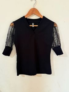 Chic Black Top xs