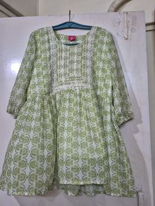 Elegant Green Printed Top
