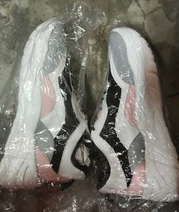 Unique White Fashion Sneakers