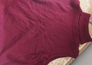 Burgundy Sleeveless Turtleneck