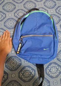 Nike Small Bagpack