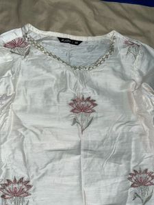 Elegant White Embroidered Kurta