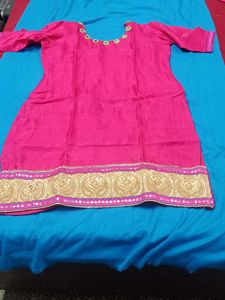 Beautiful Party Ware  Suit Nack Miror
