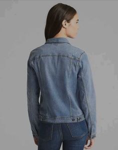 GAP Women’s Classic Blue Denim Jacket – Size L
