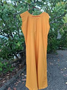 Plain Sleeveless Kurti