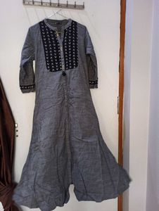Gray Embroidered Detail Kurta