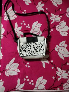 ❤‍🔥Black &amp; White Floral Laser Cut Bag