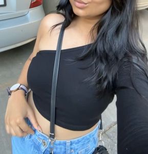 Chic One-Sleeve Crop Top