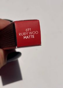 MAC Maximal Matte Lipstic Ruby Woo 3.5 Grams