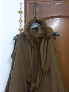 Open Poncho Shurg With Pompom