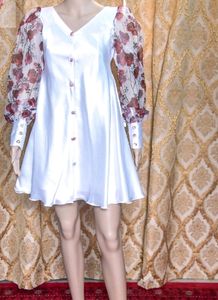 Pretty white satin dress 🌼🎀✨