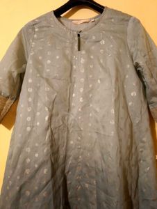 Avaasa Kurti Like New