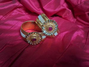 Twinklin Elegant Bracelet &amp; Bangles
