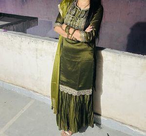 Women Yoke Design Thread Work Suit With Sharara