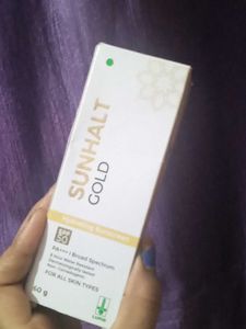 Sunhalt Gold SPF 50 Sunscreen