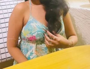 Floral Print Deep Neck Top