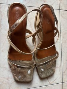 Stepping - Golden Heels Size UK 5