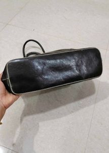 Handbags 👜