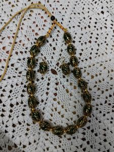 Green Stone Necklace With Earrings