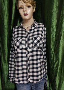 women's black check regular shirt