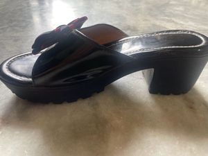 Black Bow Accent Heel Slides