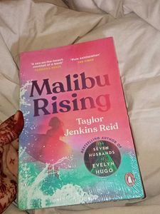 Malibu Rising by Taylor Jenkins Reid