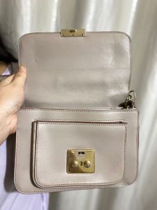 Dburgass Sling Bag