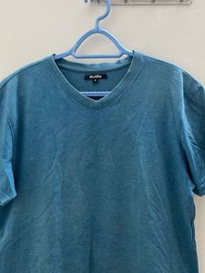 Combo of Van Huesen and Zudio tshirt