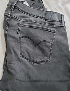 Levi&#39;s Dark Wash Jeans
