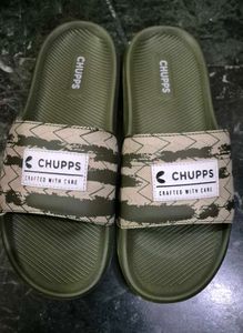 Brand New Men Slipper In Size 8