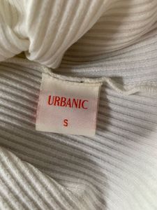 URBANIC White Sweetheart Top