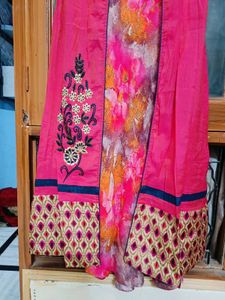 🇳🇿💫🎀Elegant Pink Embroidered Kurta Set