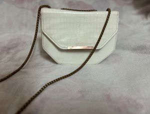 White Sling Bag ❤️‍🔥