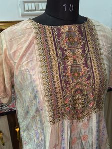 sharaa kurta