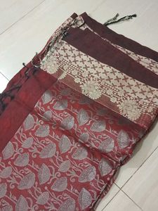 Elegant Maroon Saree With Blouse Piece