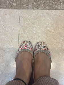 Anouk Floral Juttis with Silver Embellishments