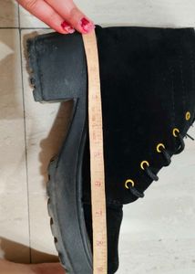 Voguish Women Boots