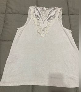 ONLYSleeveless T-shirt with Back Lace Panel