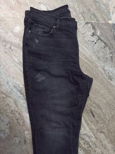 Black Distressed Jeans