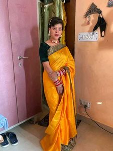 women trending saare