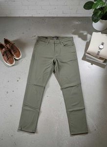 Calvin Klein Straight Fit Pants (34x30) | Dusty Ol