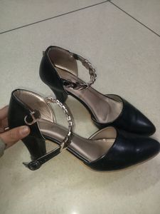 Black Chic Heels