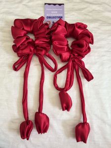 2-Piece Satin Scrunchie with Hanging Tulip– Elegan