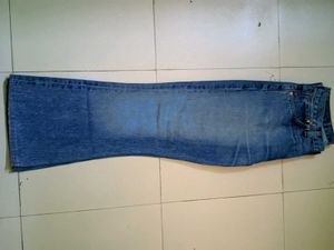 ✨ Vintage Levi’s Flared Jeans ✨