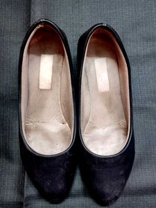 Assorted Women&#39;s Shoes - Size 6 (Combo)