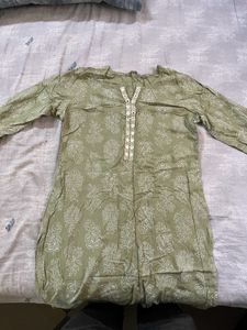 Avasa Kurti