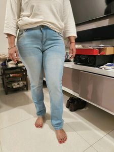 Sustainable Stylish Blue Jeans On a Budget!