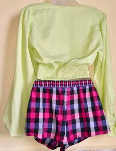 Size M🎁Buy 2 Get 1 Free 🎁 Trendy Green Crop Top