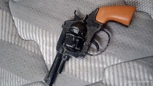 Spinner And Metal Gun