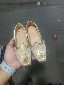 Small Baby Punjabi Types Mojdi